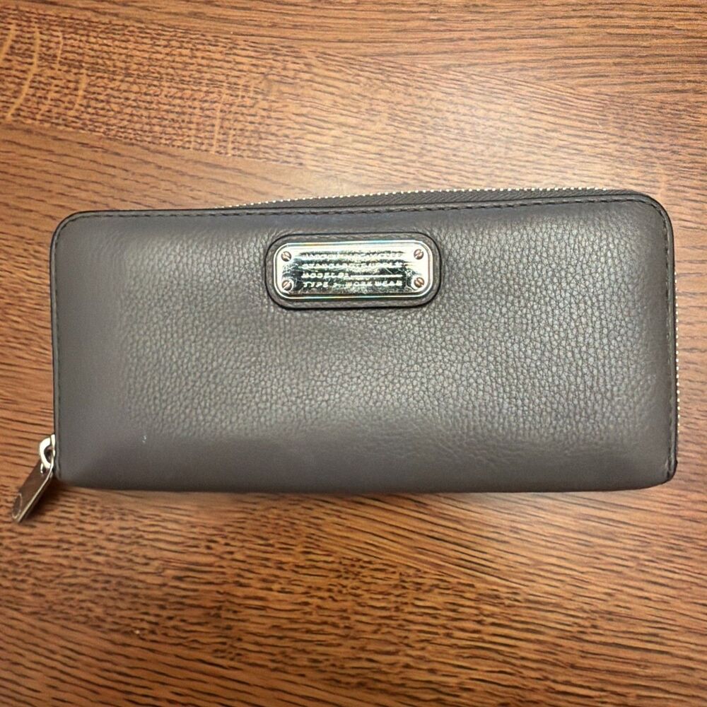 Marc by Marc Jacobs Women's Slim Zip Around Wallet